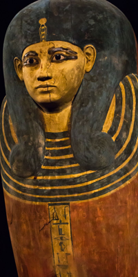 Queen Ah-mose Meritamon in Hãt-HōrꞋ wig ≈BCE1550 inner coffin